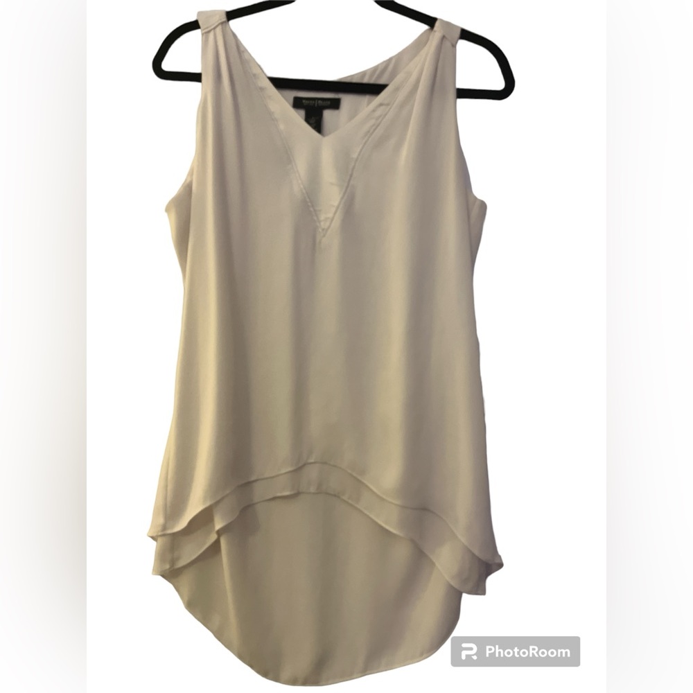 White House Black Market cream sleeveless high low blouse v neck, Sz S